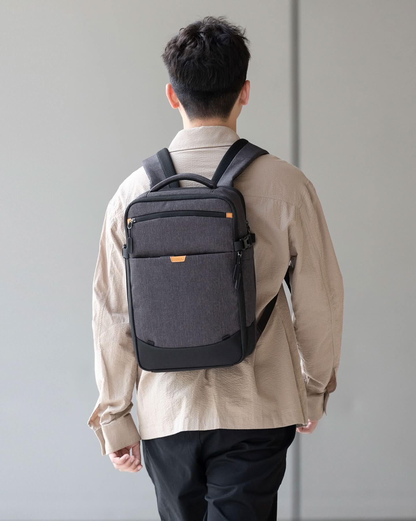 Inateck 38.5-46.2L Reiserucksack erweiterbarer Herren Damen Handgepäck Flugzeug Rucksack, 15.6 Zoll Laptop Rucksack spritzwassergeschütztes Carry on Kabinenrucksack für Weekender, BP03006 - Image 12